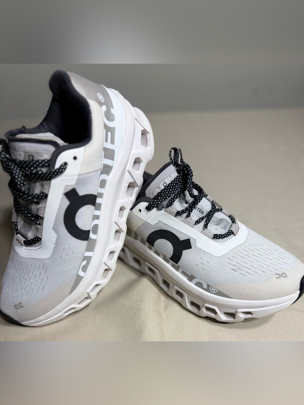 On Cloudmonster Women’s 8.5 White Black Running Shoes CloudTec Sneakers
